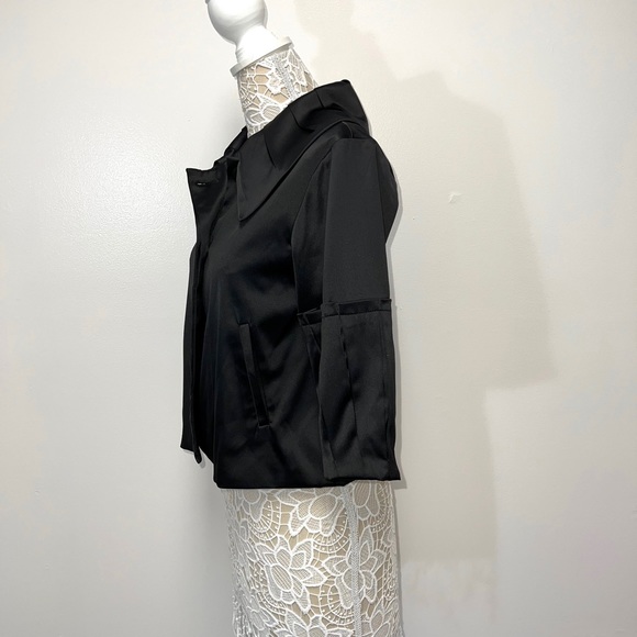 Black Jacket Half Sleeve - Picture 2 of 4